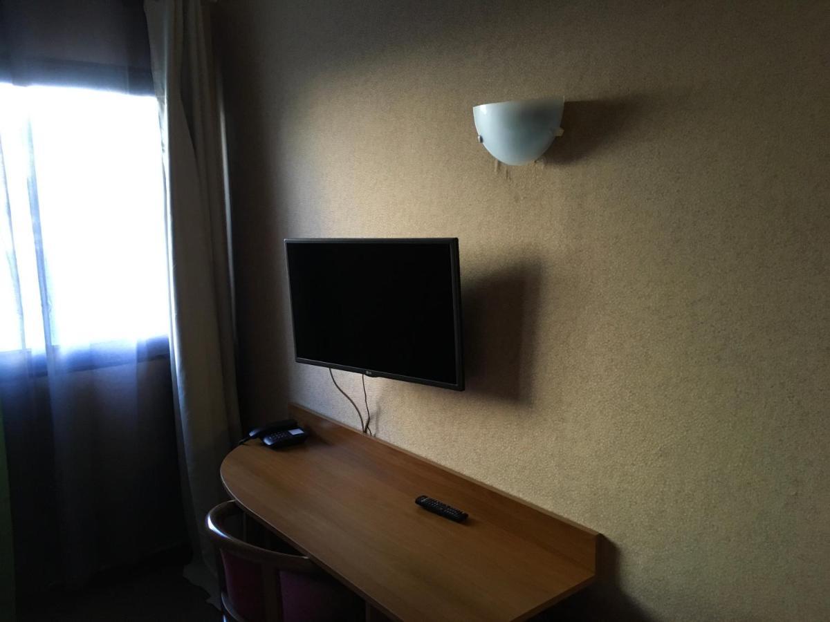Hotel Dorele Montargis Zewnętrze zdjęcie