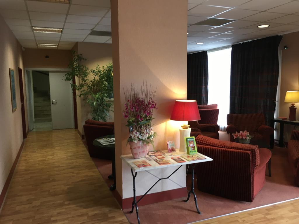 Hotel Dorele Montargis Zewnętrze zdjęcie