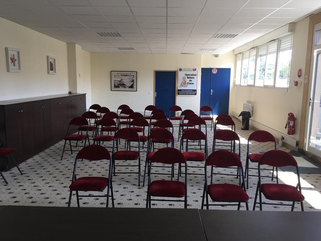 Hotel Dorele Montargis Zewnętrze zdjęcie