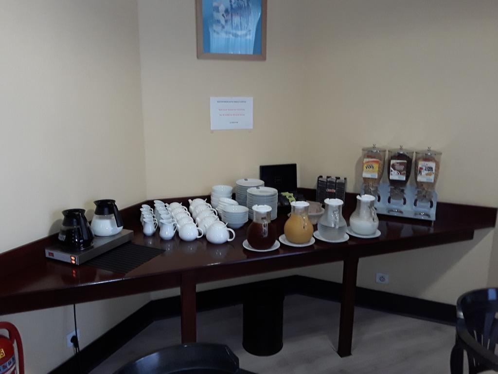 Hotel Dorele Montargis Zewnętrze zdjęcie